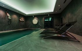 Barok Hotel And Apartments